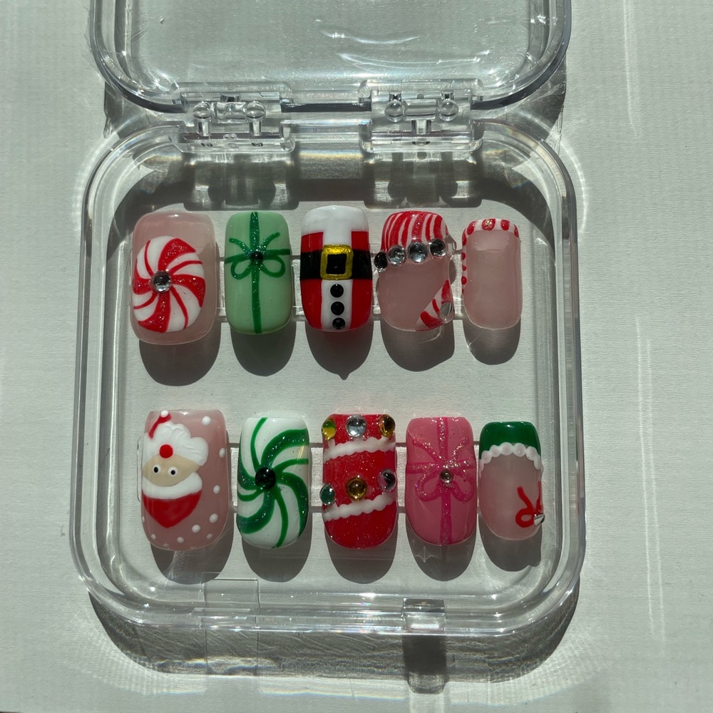 Festive Christmas Press-On Nails- Hand Painted